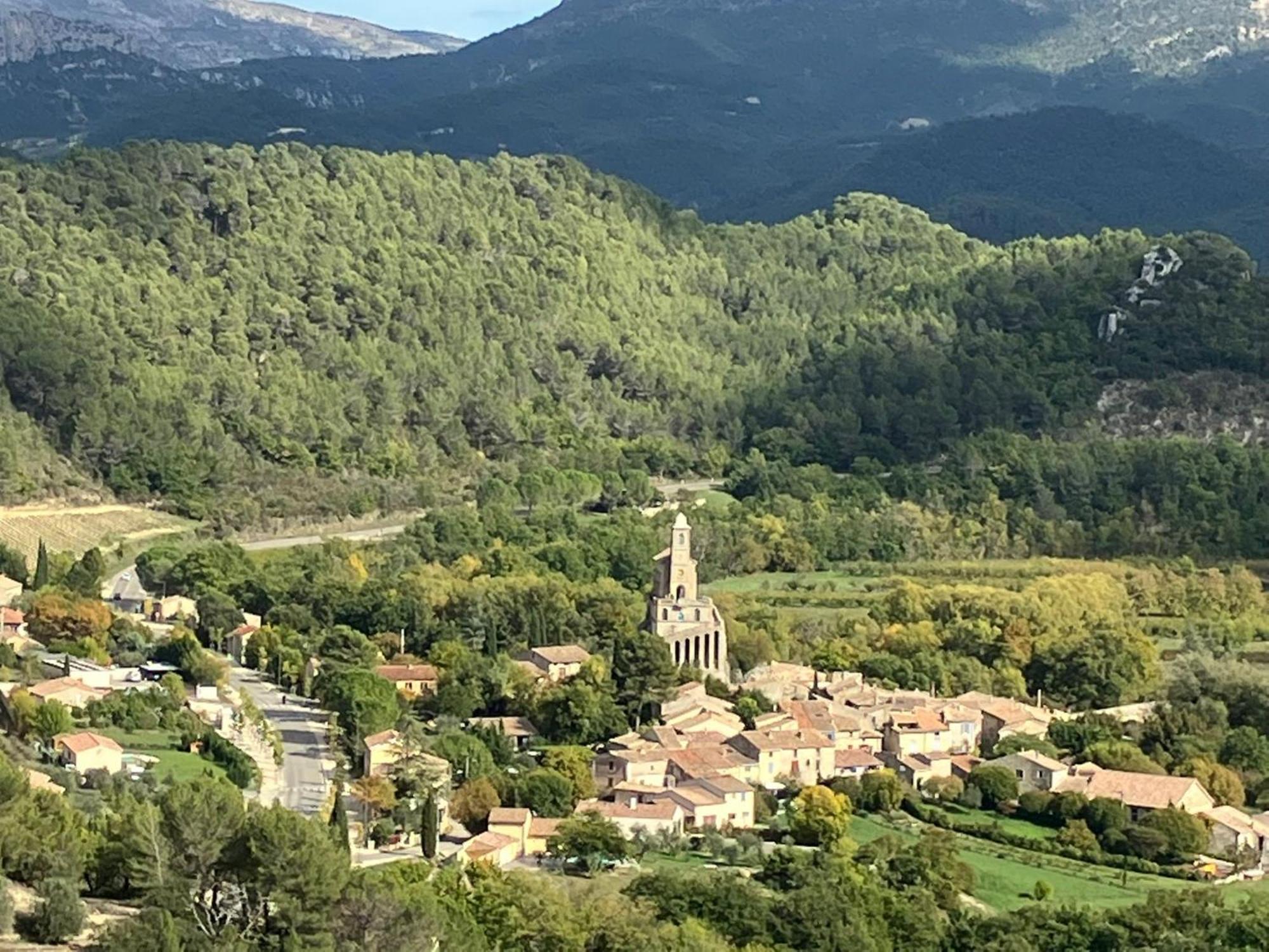 Вилла La Clairiere Pierrelongue Экстерьер фото